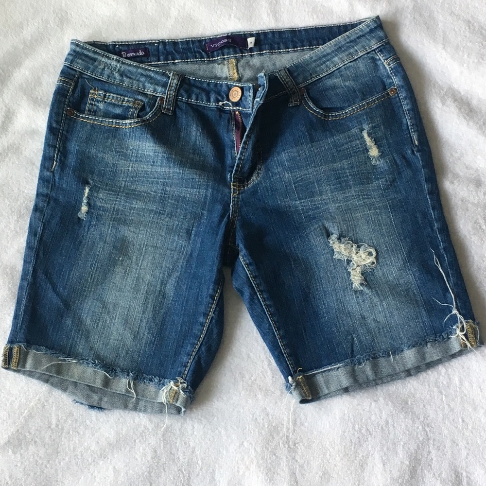 Vigoss || Bermuda Distressed Shorts